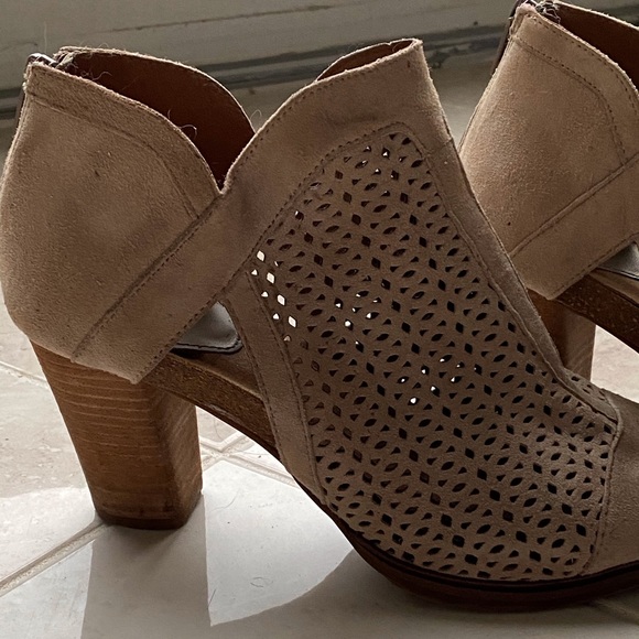 🔥SOFFT SHOES🔥 - Picture 2 of 8